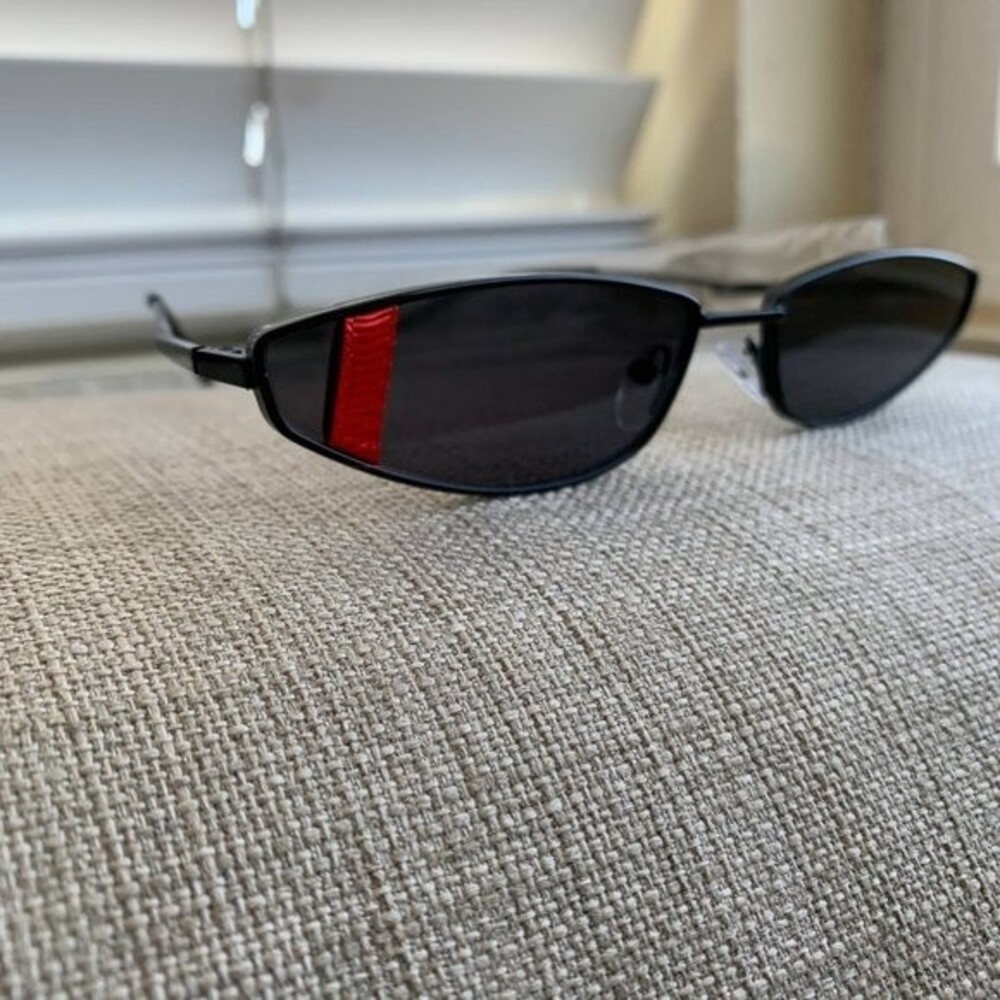 Sunglasses cat eye shape Women metal small cat eye designer red striped